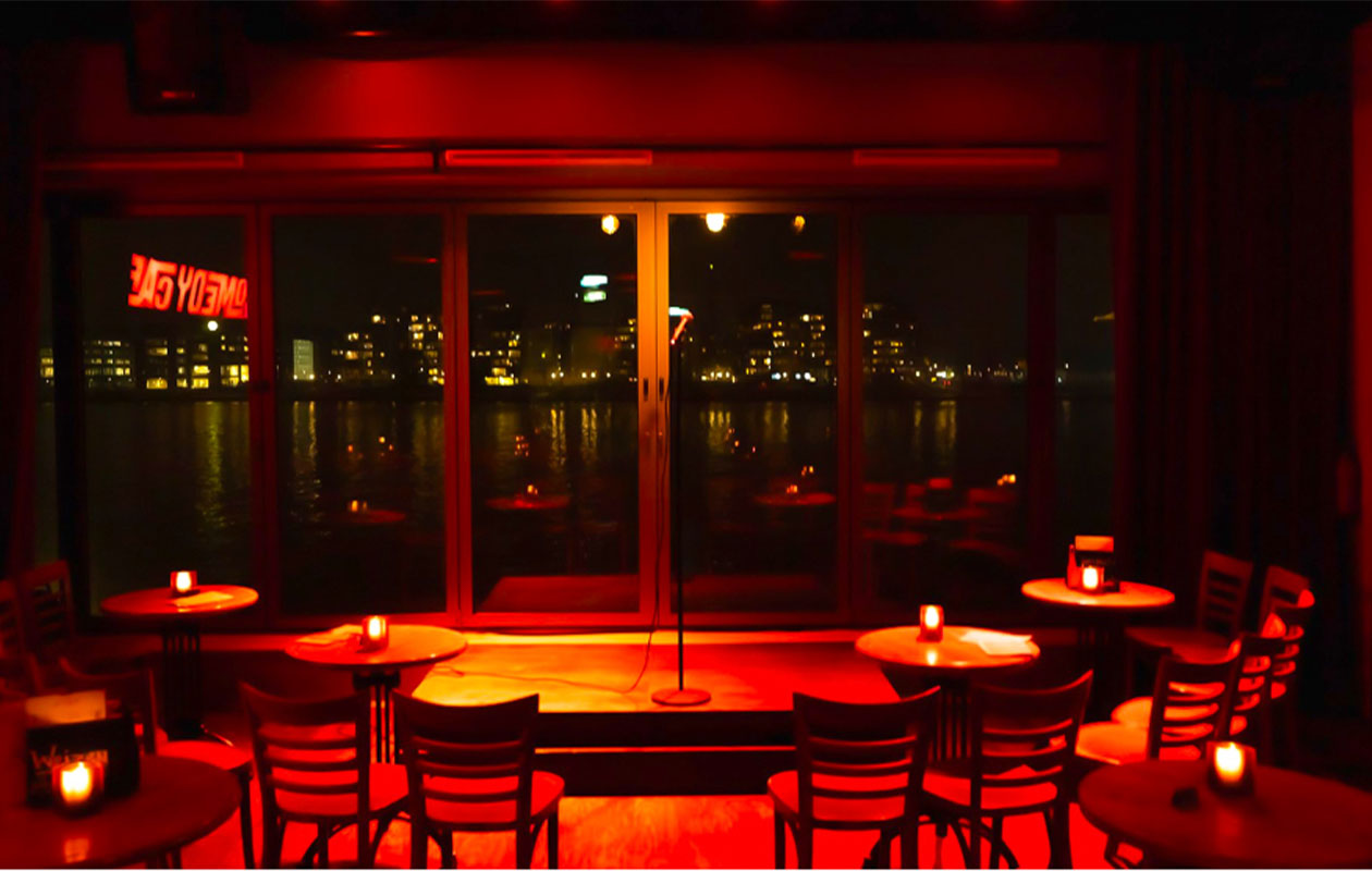 Bied mee op Comedy Café Amsterdam tickets (2 personen)