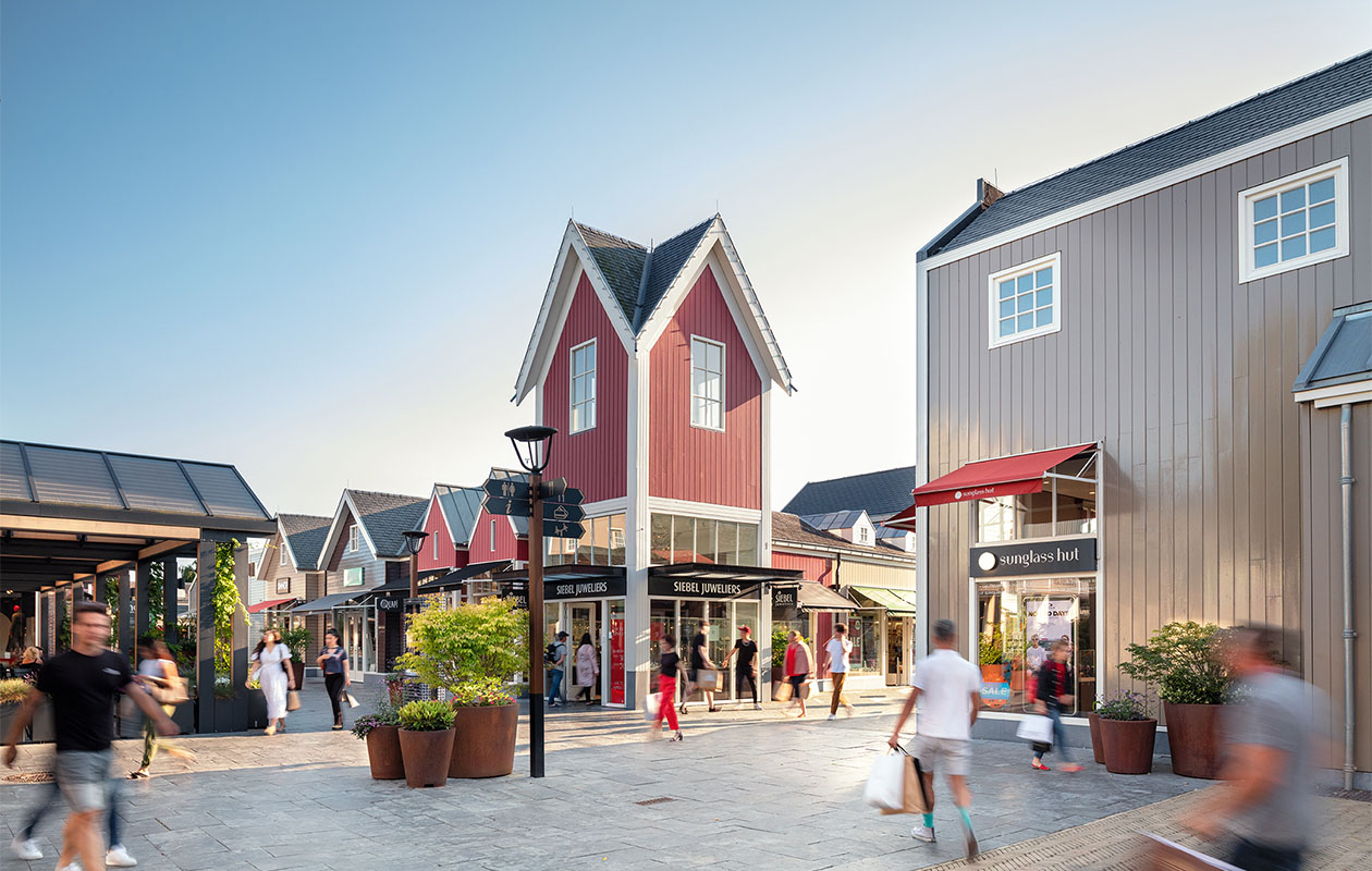 Dagje Batavia Stad Fashion Outlet incl. busrit heen en terug vanuit Amsterdam (2 pers.)