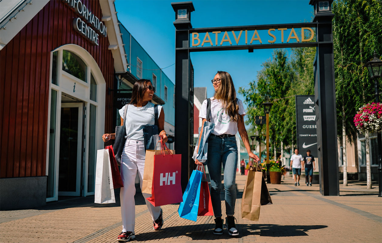 Dagje Batavia Stad Fashion Outlet incl. busrit heen en terug vanuit Amsterdam (2 pers.)
