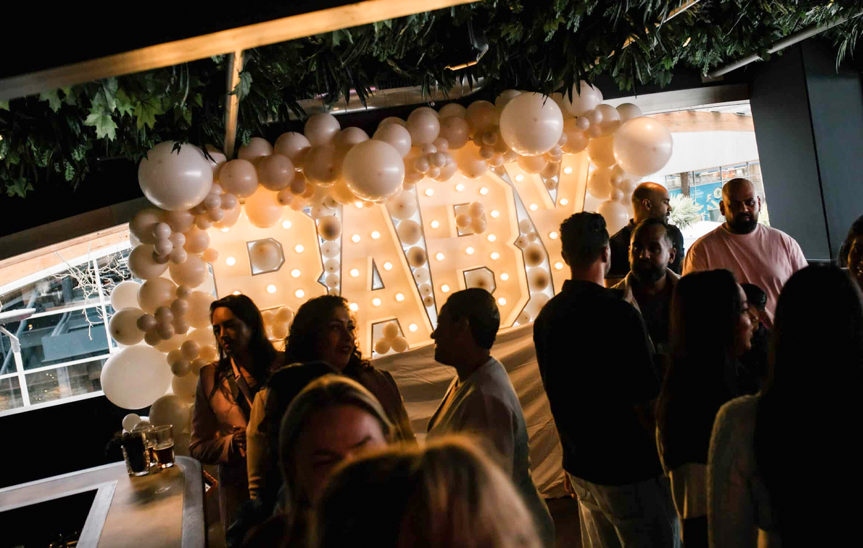 Radio 10 voor Alpe d’HuZes: All inclusive feest voor 50 personen met karaoke, dj en artiest 