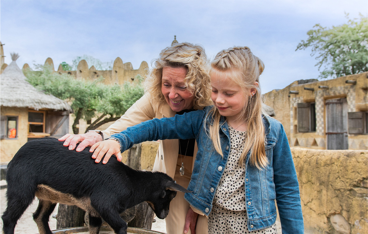 Bied mee op WILDLANDS Adventure Zoo tickets (2 personen)