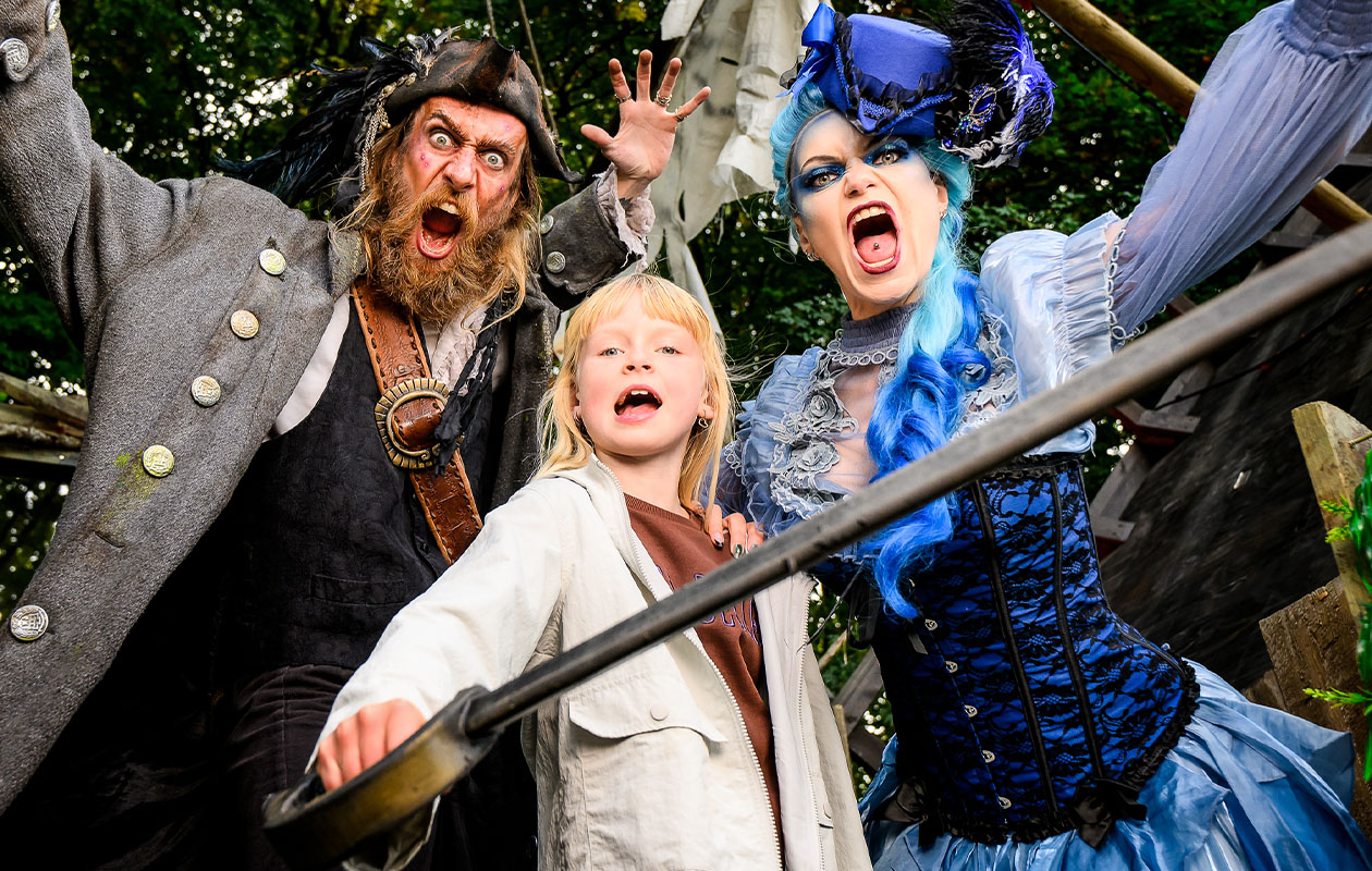 Overnacht met 4 of 8 personen in Walibi Village incl. Fright Nights of Spooky Days