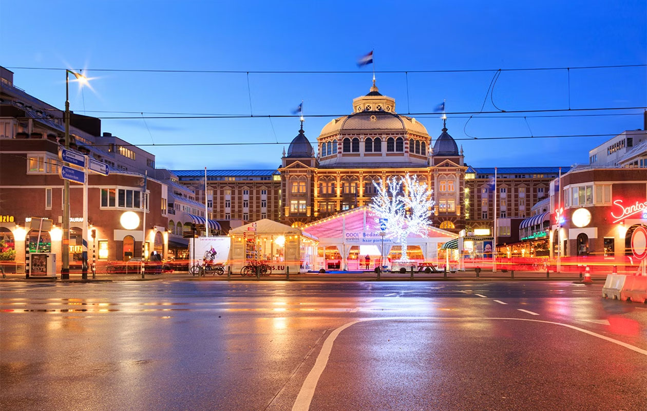 Ticket schaatsen + warme chocolademelk in Scheveningen (2p.)