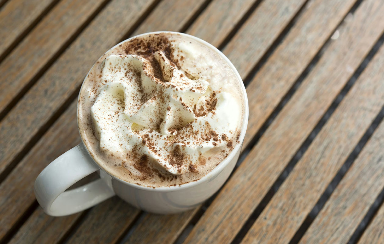 Ticket schaatsen + warme chocolademelk in Scheveningen (2p.)