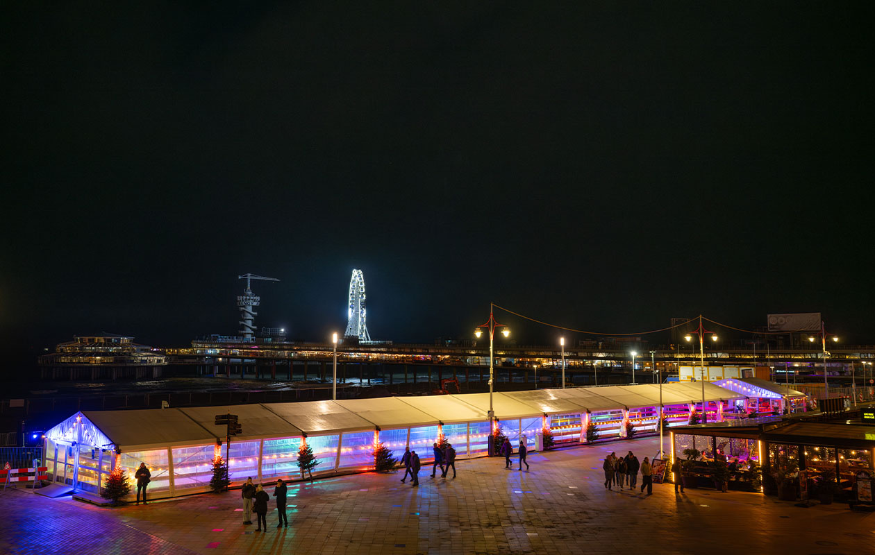 Ticket schaatsen + warme chocolademelk in Scheveningen (2p.)