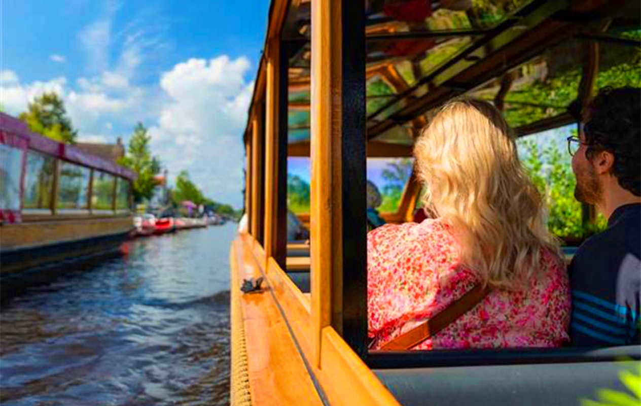 Rondvaart in Giethoorn 1 uur (2p.)