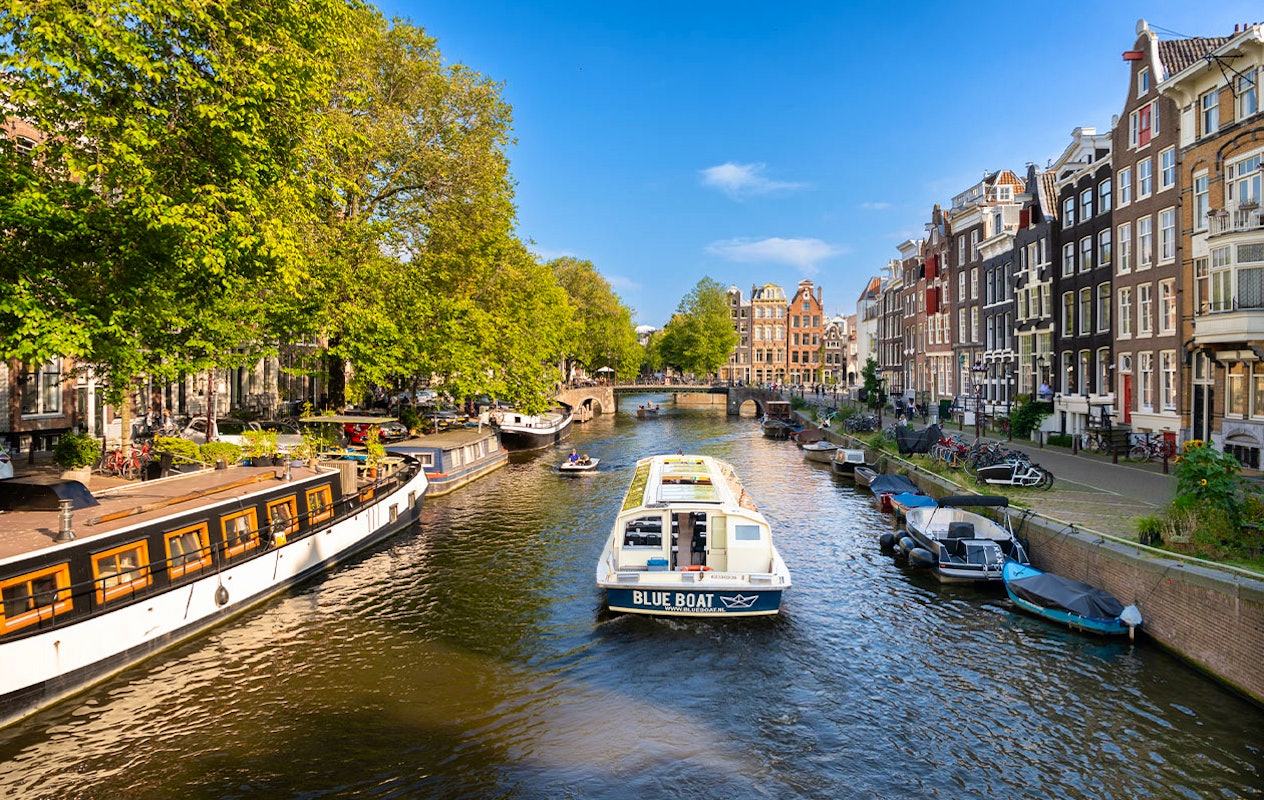 Rondvaart door Amsterdam met Blue Boat Company (2p.)