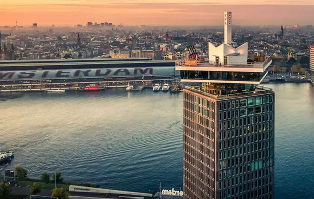 Rondvaart Amsterdam + entree Amsterdam VR Ride (2p.)