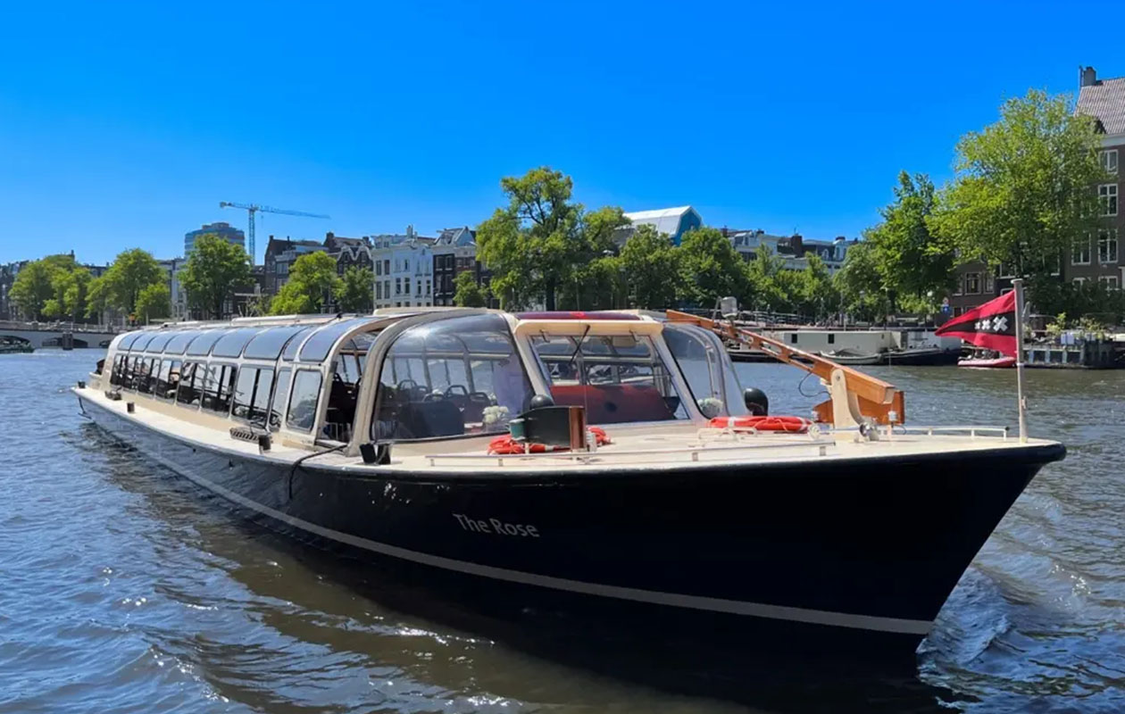 Rondvaart Amsterdam + entree Amsterdam VR Ride (2p.)