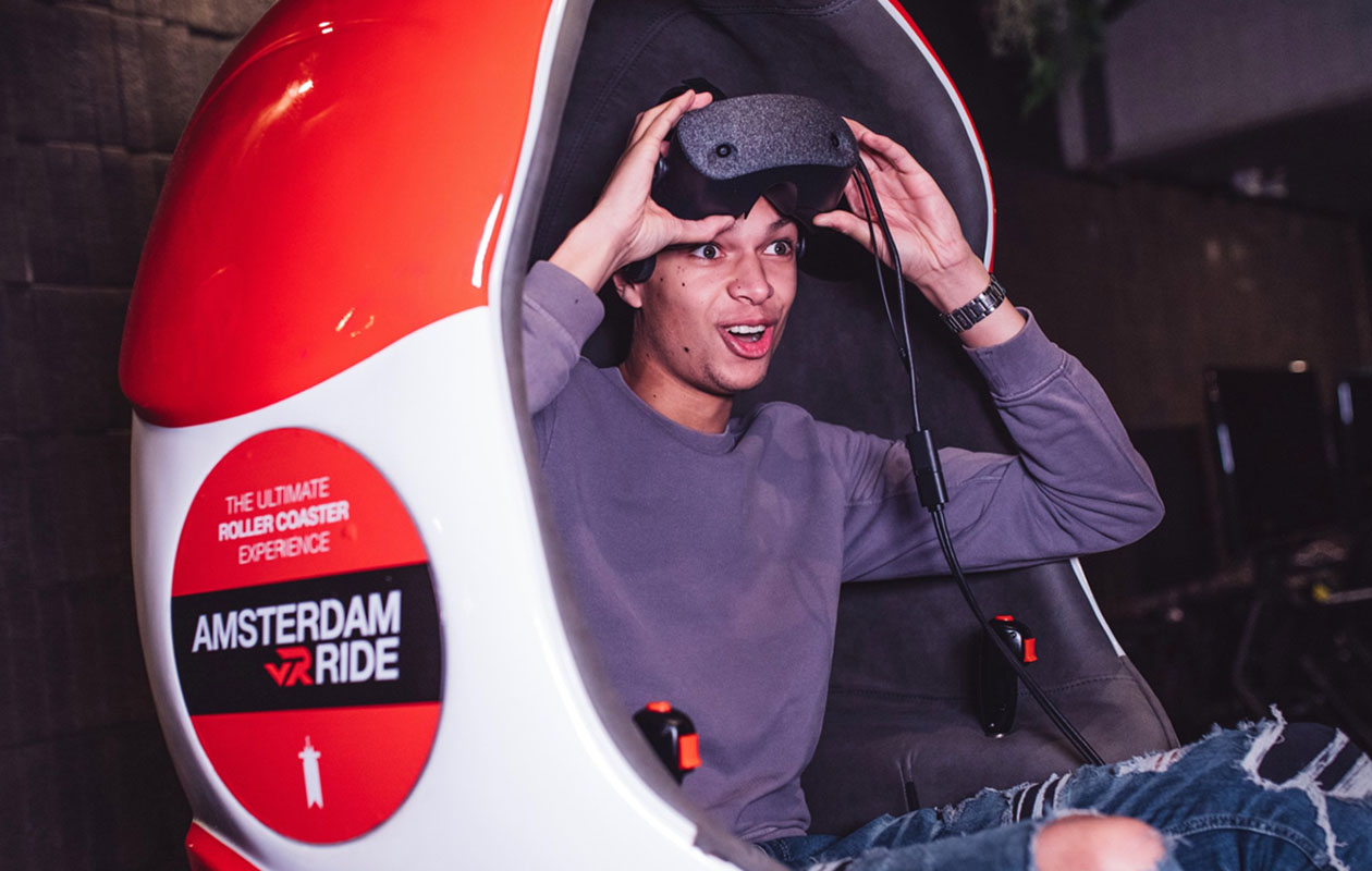 Rondvaart Amsterdam + entree Amsterdam VR Ride (2p.)