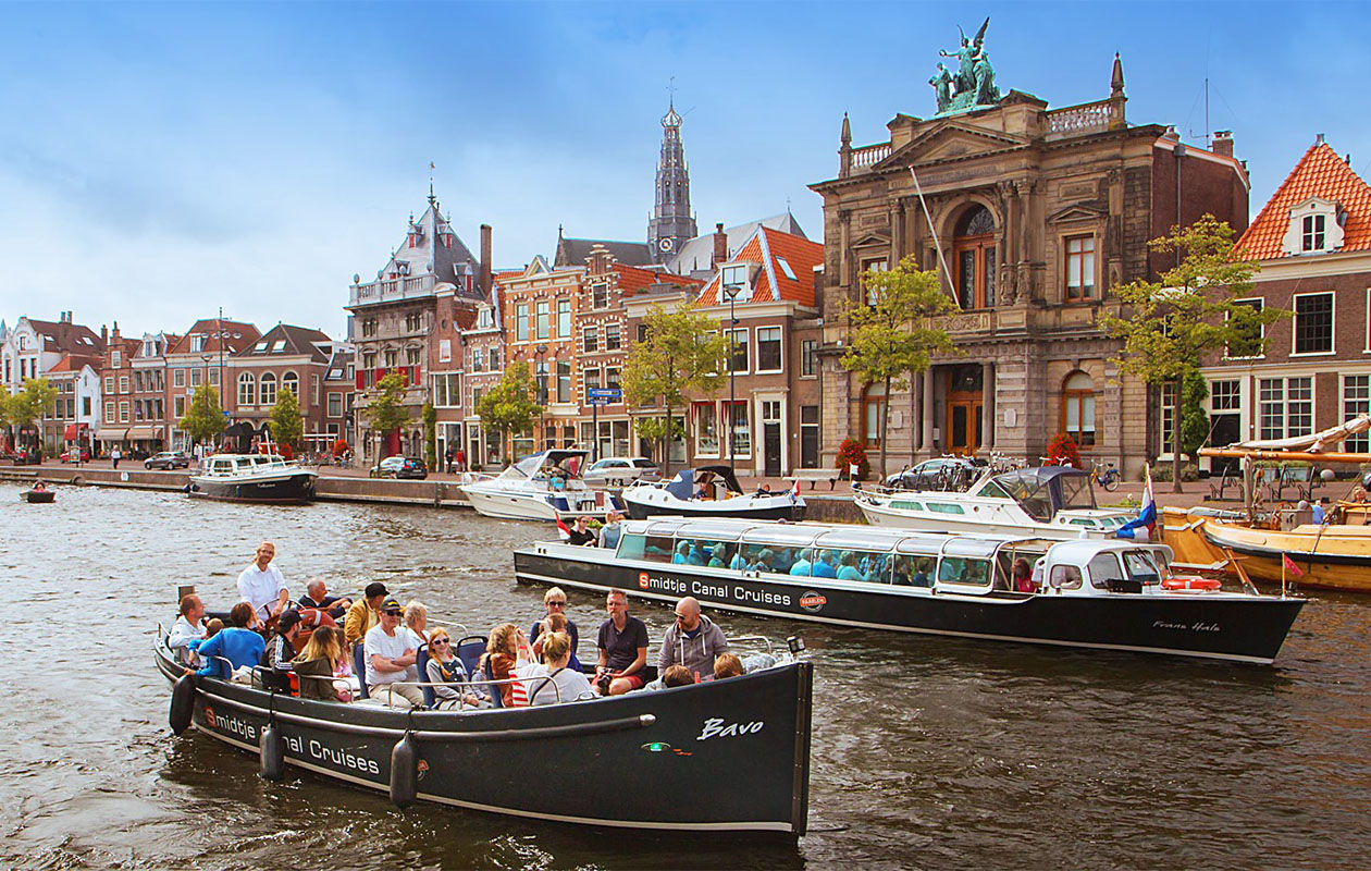 Kaas- & Wijn Avondrondvaart door Haarlem met Smidtje Canal Cruises (2p.)