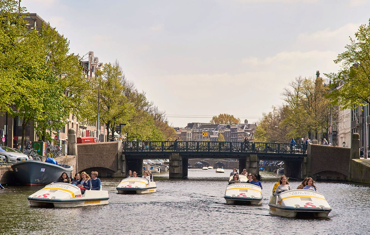 Waterfietsen door de Amsterdamse grachten (1-4 p.)