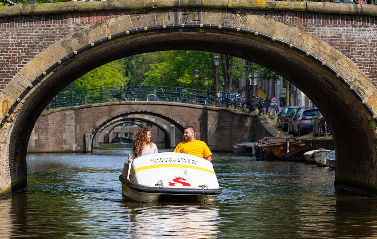 Waterfietsen door de Amsterdamse grachten (1-4 p.)