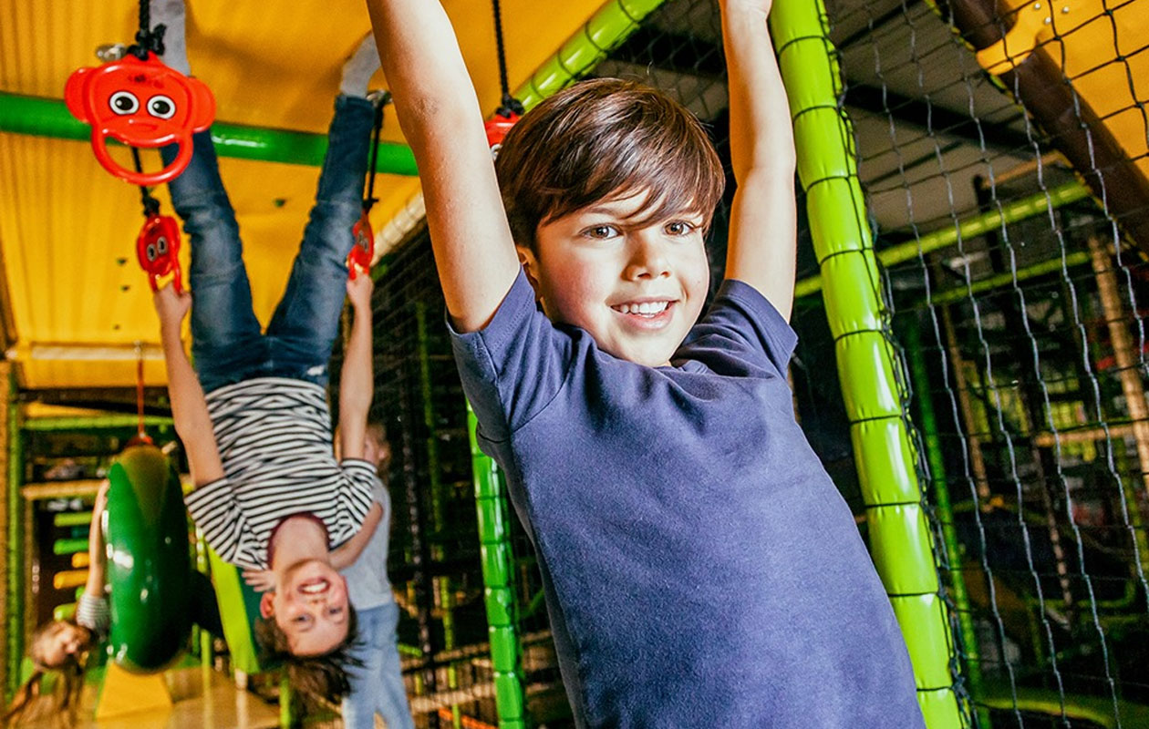 Ticket Tarzan & Jane + kindergerecht naar keuze (2p.)