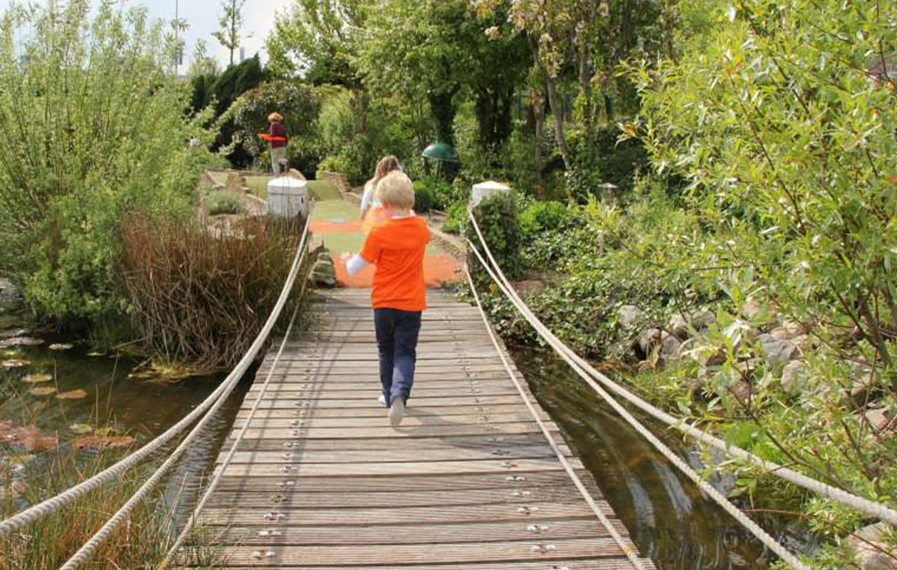 18 holes midgetgolf bij Adventure Park De Rollygolf Noordwijk voor 2 personen