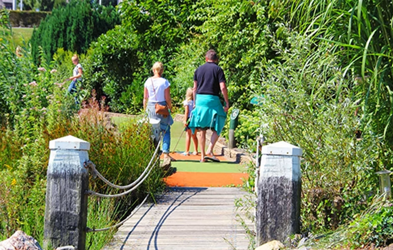 18 holes midgetgolf bij Adventure Park De Rollygolf Noordwijk voor 2 personen