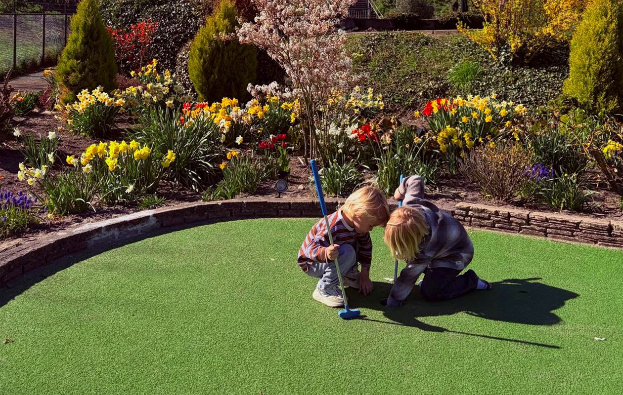 18 holes midgetgolf bij Adventure Park De Rollygolf Noordwijk voor 2 personen