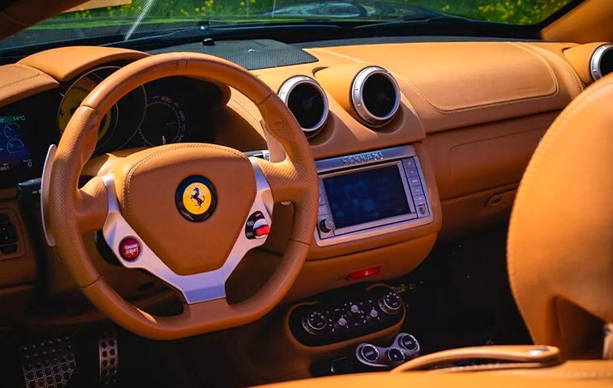 Droomrit: rijden in een Ferrari California (1p.)