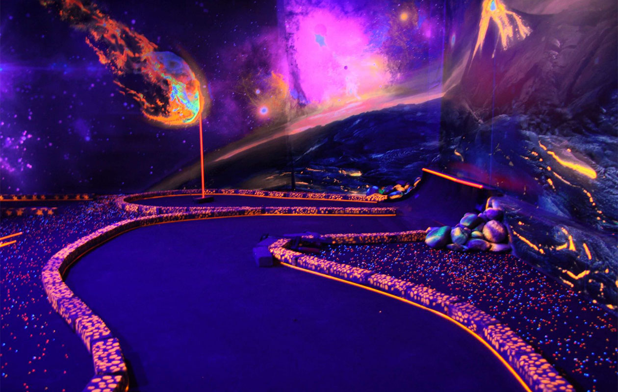 Glow in the Dark Midgetgolf bij Coronel (2p.)