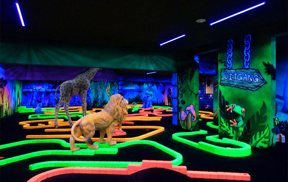 50% korting op Glowgolf, Pool en Karaoke bij Flash & Smash