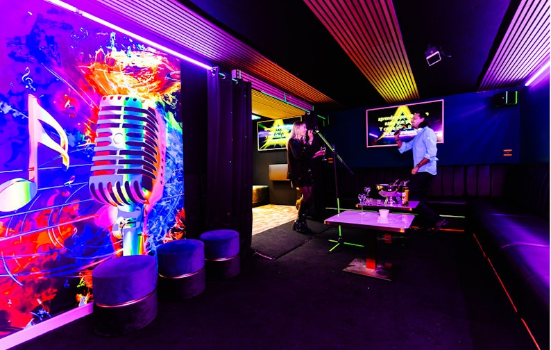50% korting op Glowgolf, Pool en Karaoke bij Flash & Smash