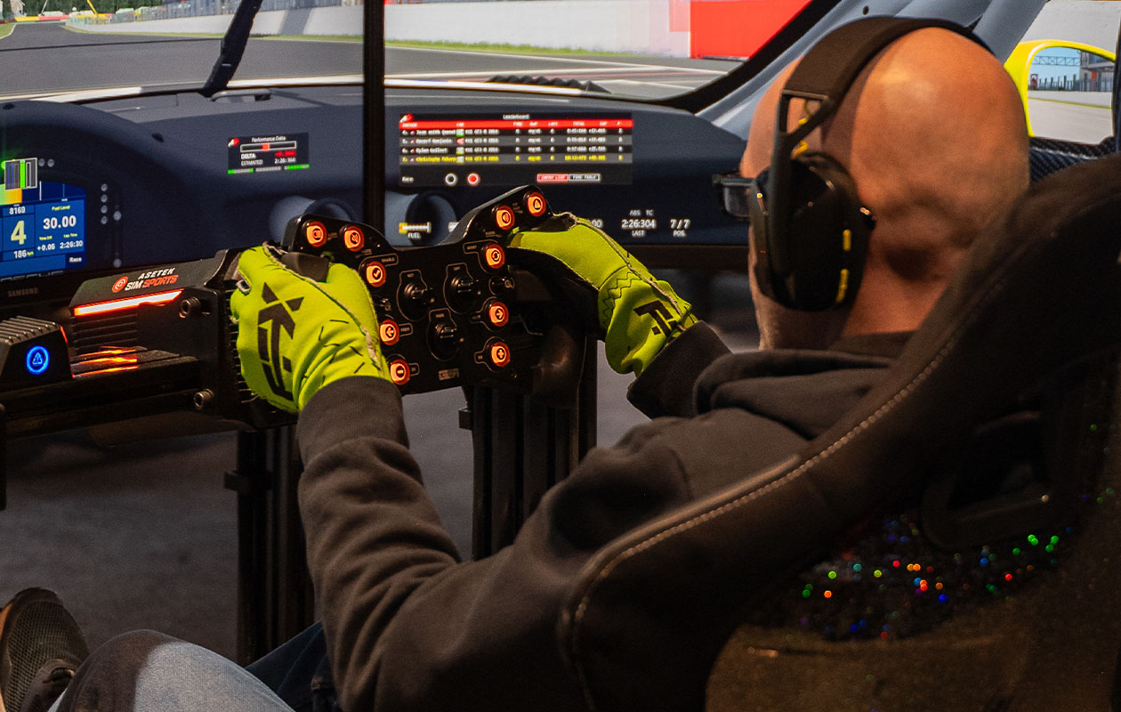 2 sessies in een autoracesimulator