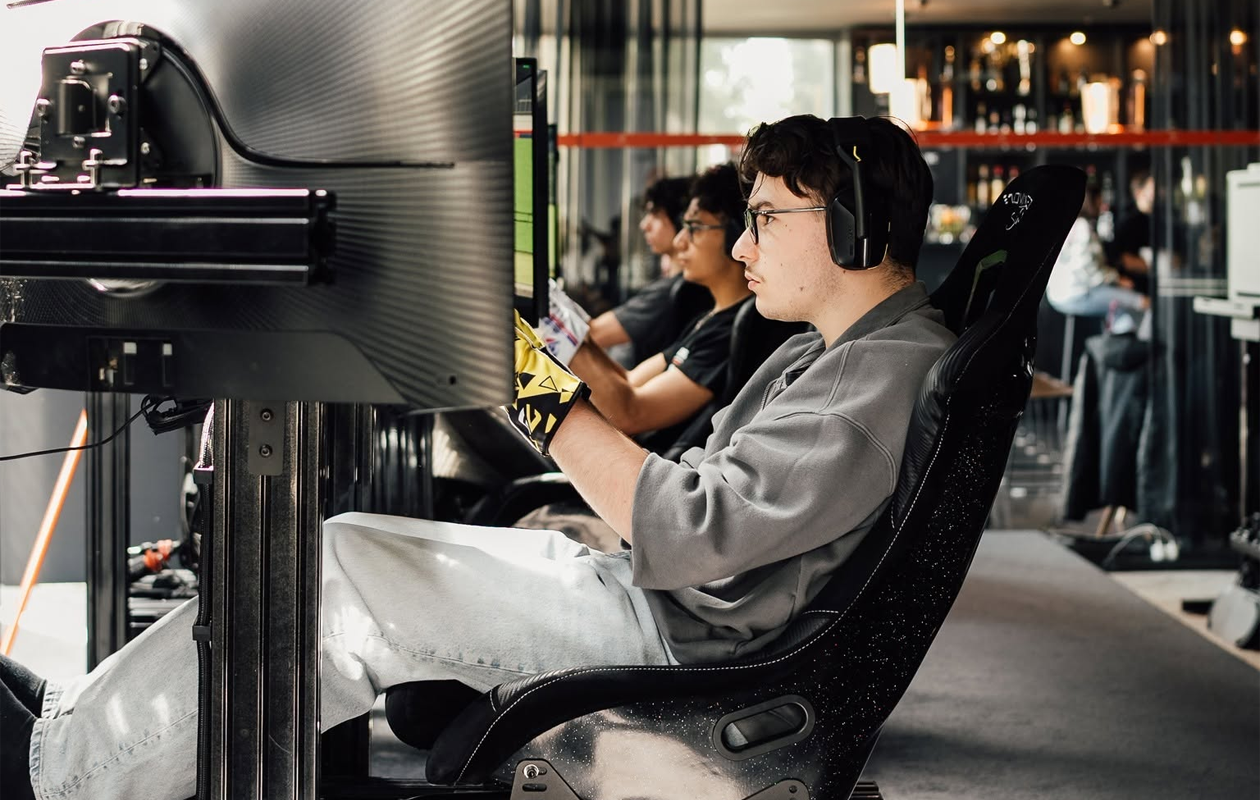 2 sessions sur un simulateur de course automobile