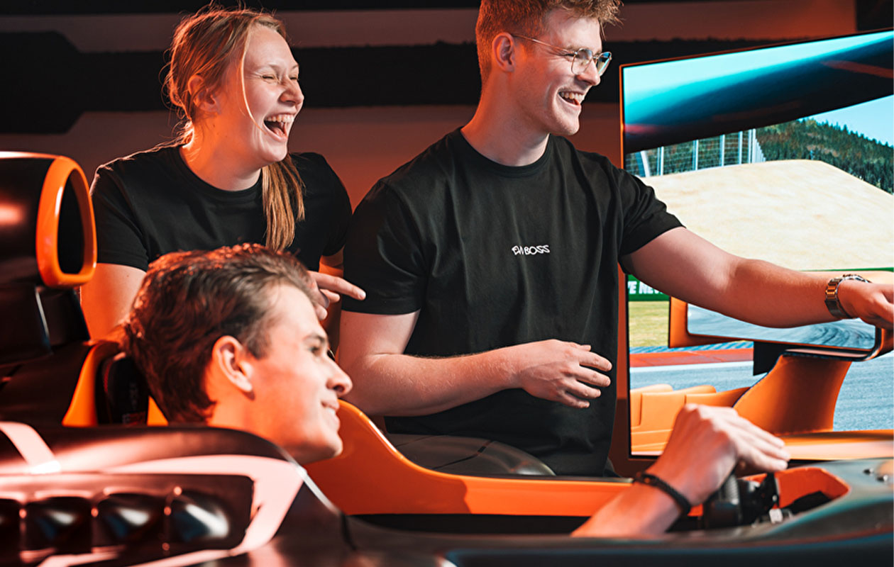 Simracen op een locatie naar keuze (2p.)