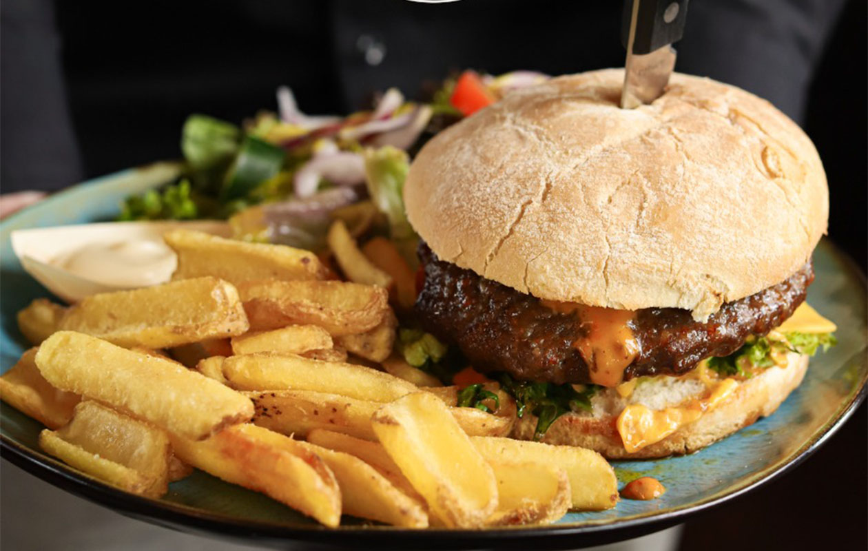Hoofdgerecht naar keuze bij Taverne de Visscher (2p.)