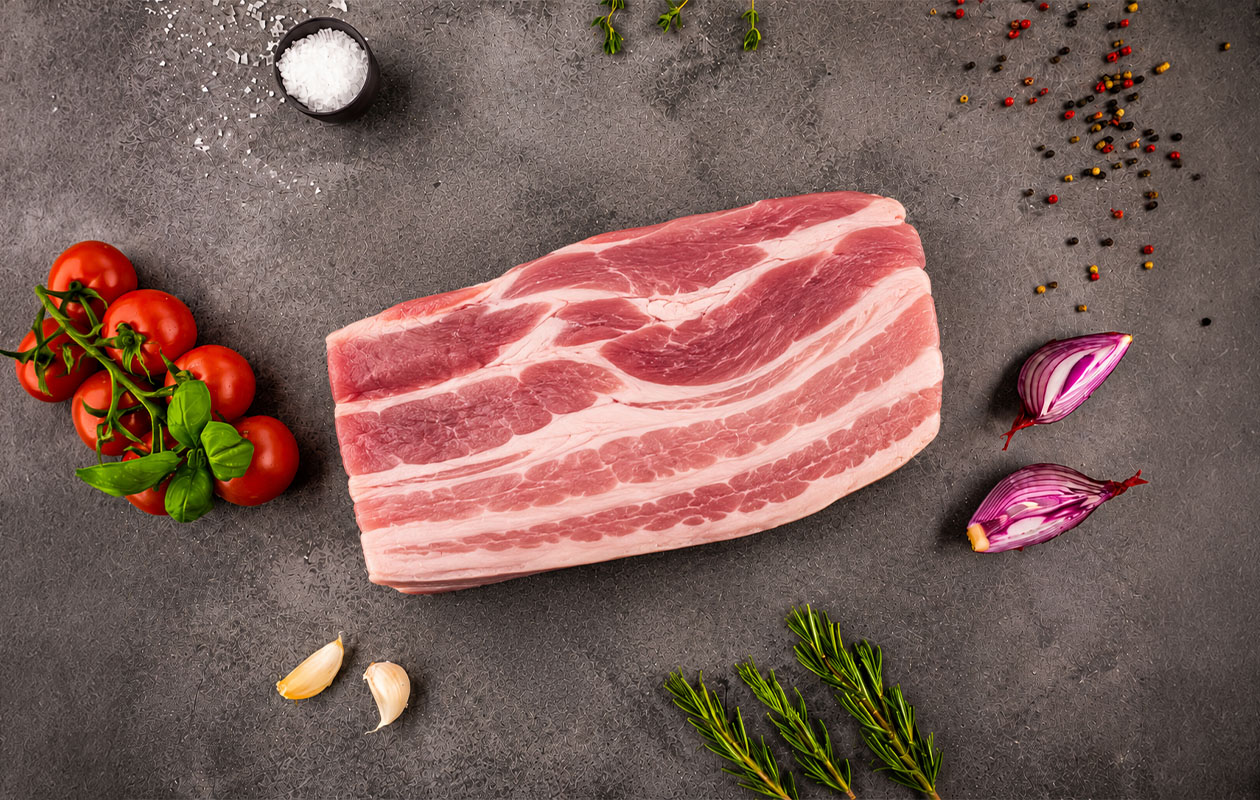 Poitrine de porc tendre en une seule pièce de BBQthuisbezorgd