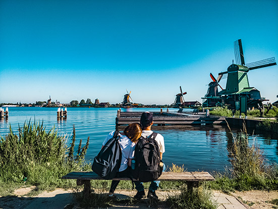 Kijken naar molens op de Zaanse Schans