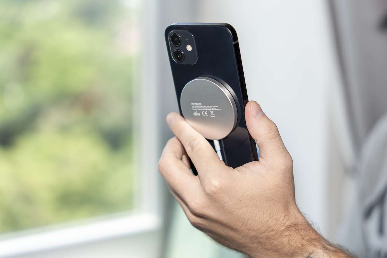 Hyundai Electronics - Draadloze en Magnetische Telefoon Oplader - Zilver