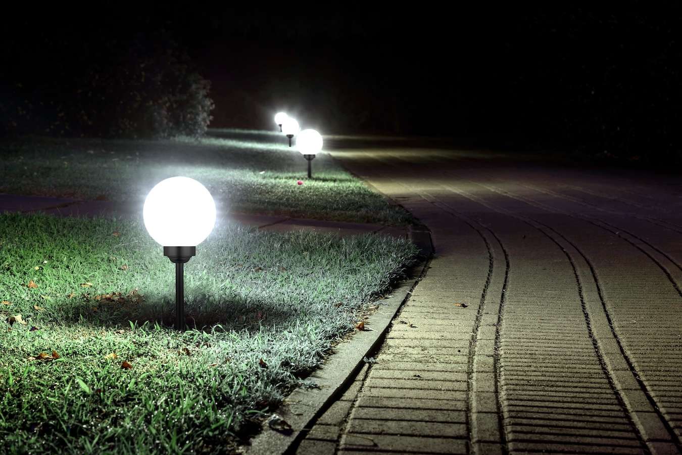 Hyundai Lighting - Solar padverlichting - Bal stick light - 2 stuks