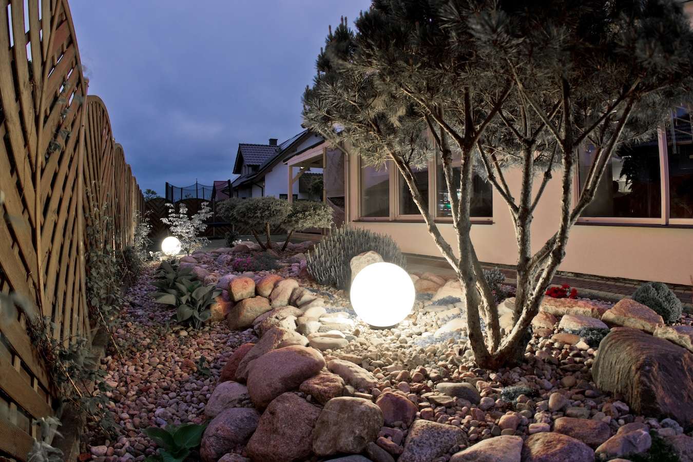 Hyundai Lighting - Solar padverlichting - Bal stick light - 2 stuks