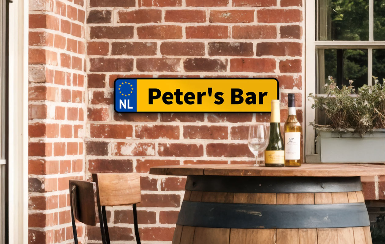 Ontvang €30 korting op een gepersonaliseerde kentekenplaat (60 x 13 cm)