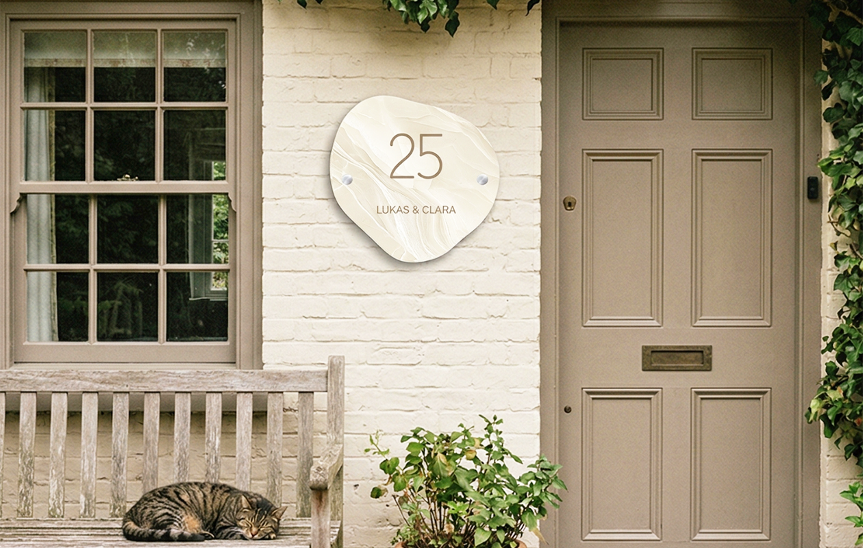 Gepersonaliseerd naambordje in vorm naar keuze (20cm)