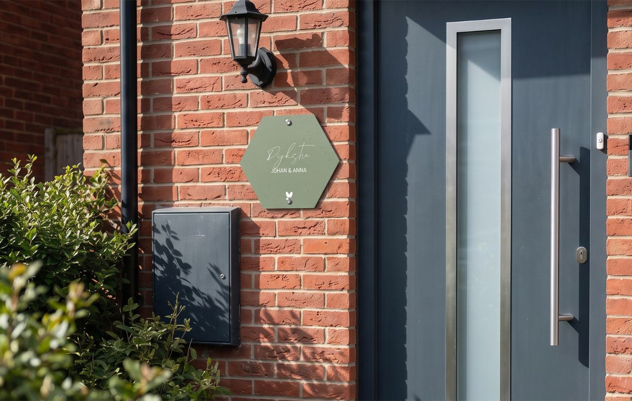 Plaque nominative personnalisée dans la forme de votre choix (20 cm)