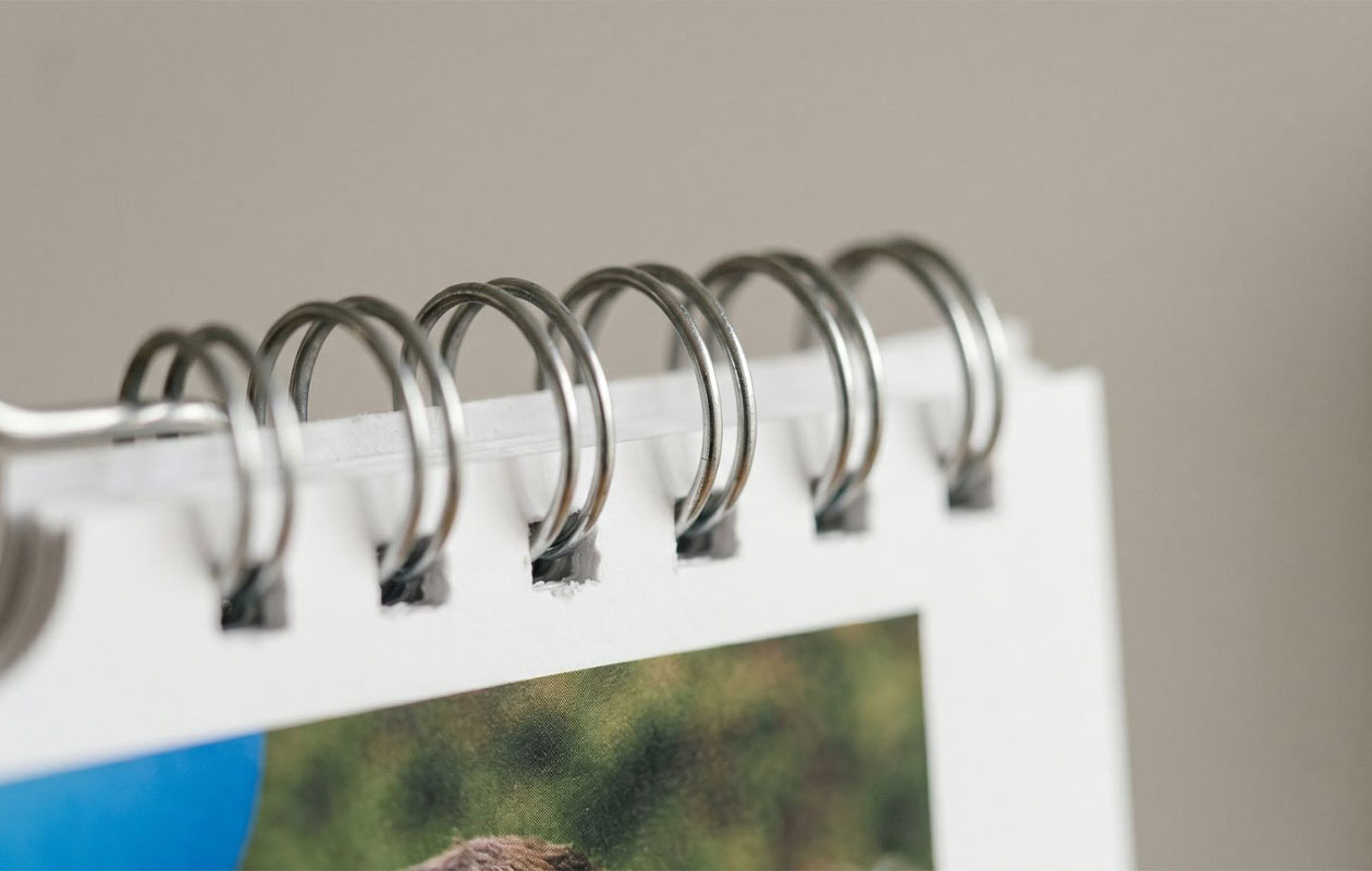 Gepersonaliseerde verjaardagskalender met eigen foto's (A4 formaat)