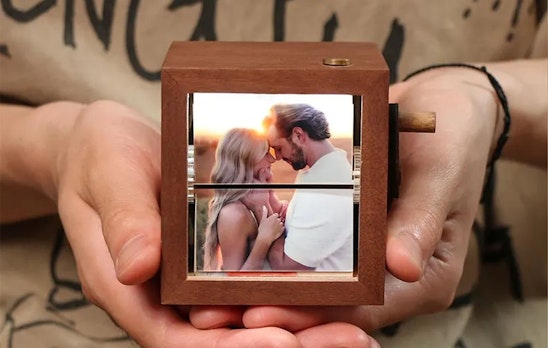 Ontvang €40 korting op een gepersonaliseerde houten fotolijst