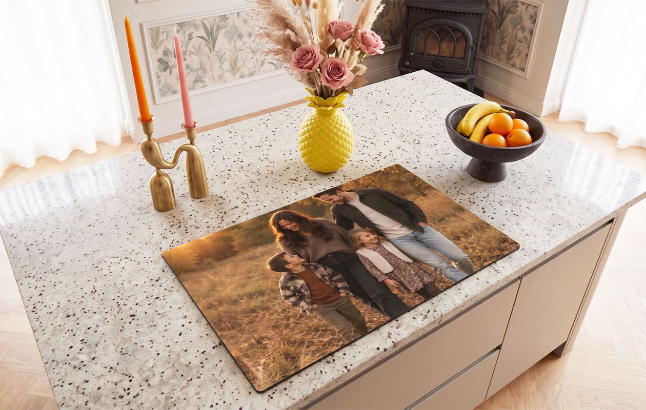 Profitez de 55 € de réduction sur un protège-plaque à induction avec votre propre photo ou une image de la collection