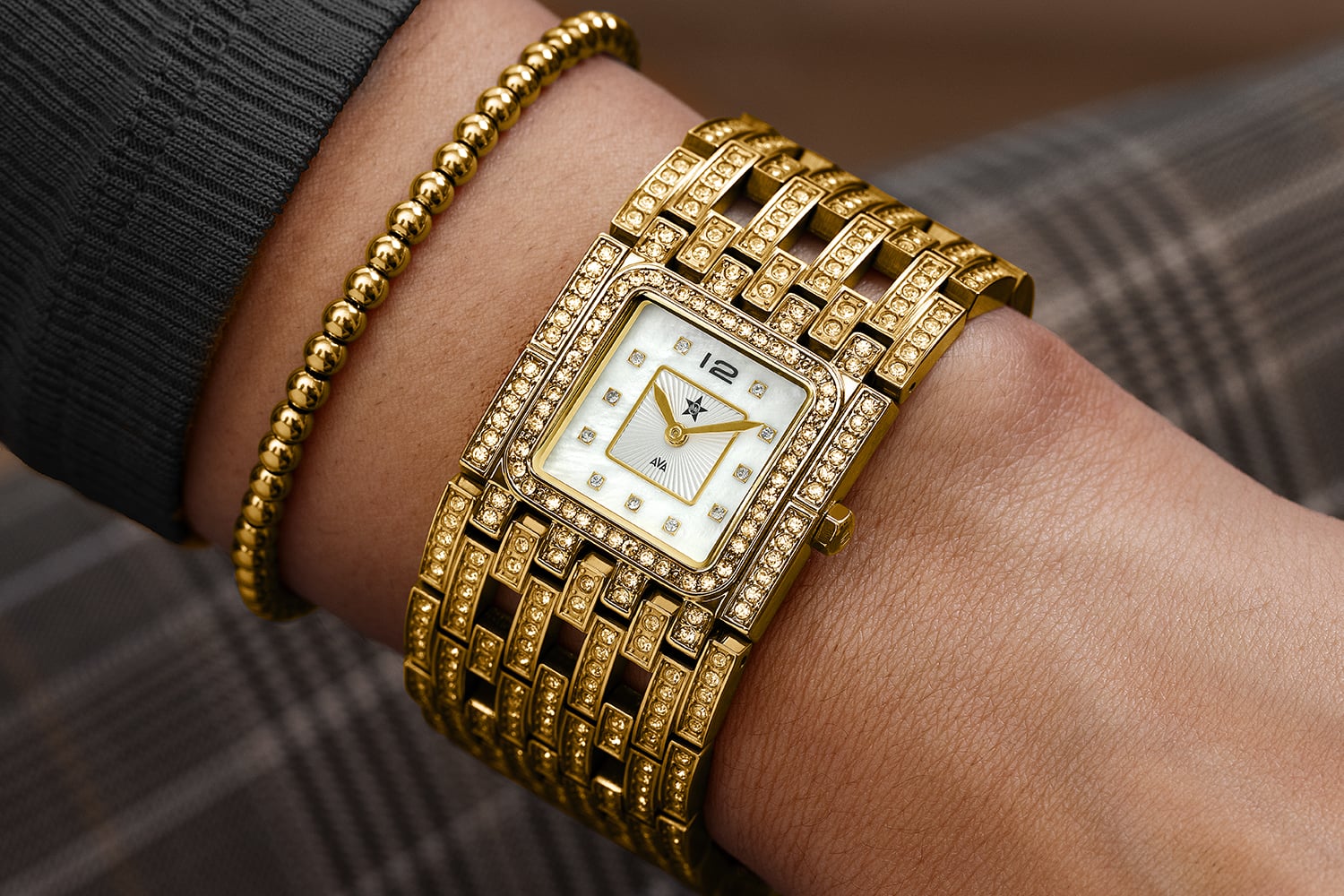 MR. O by AVA dameshorloge Queen B Guld Lysa