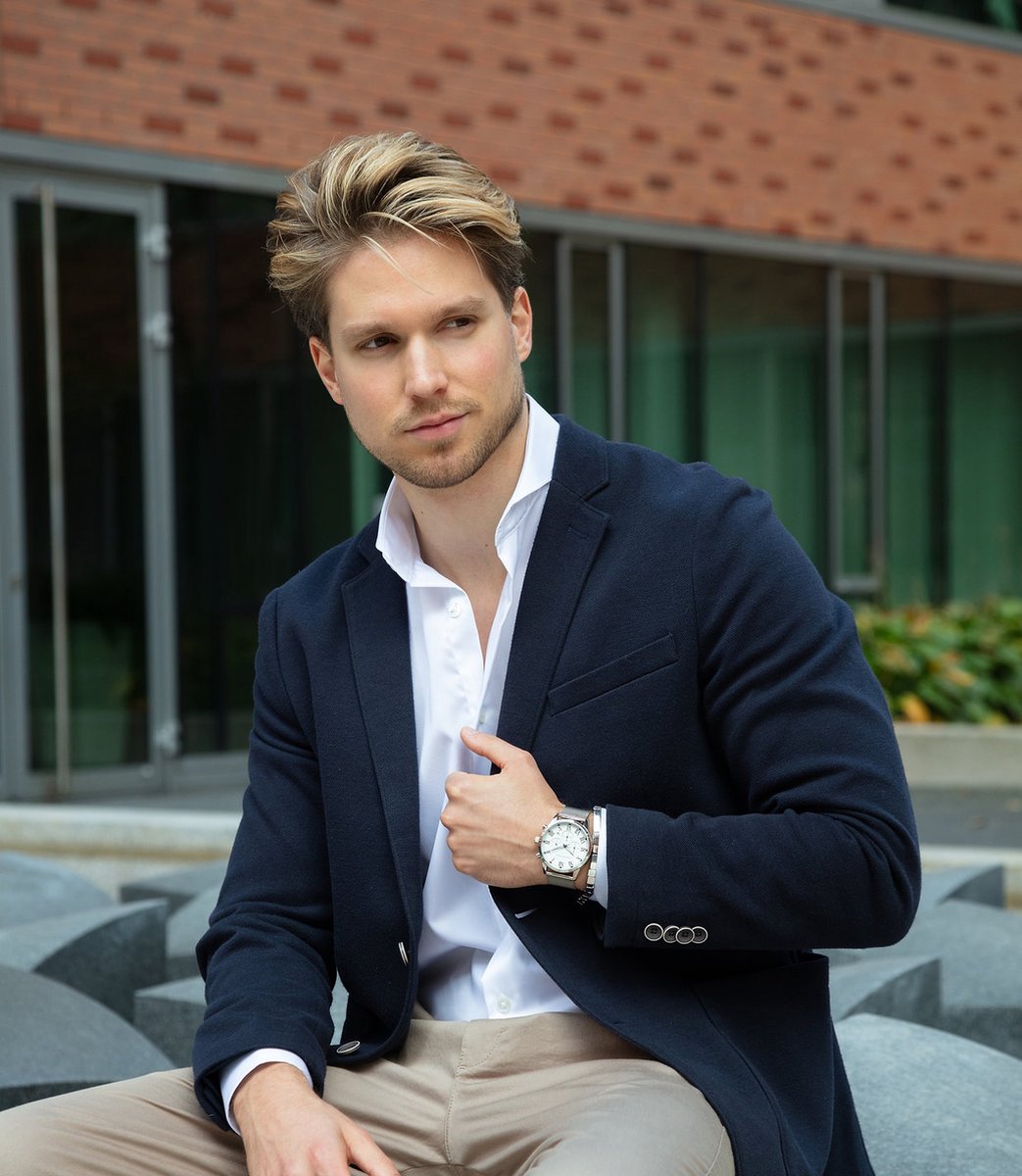 Stijlvol herenhorloge uit chirurgisch staal met milanese band