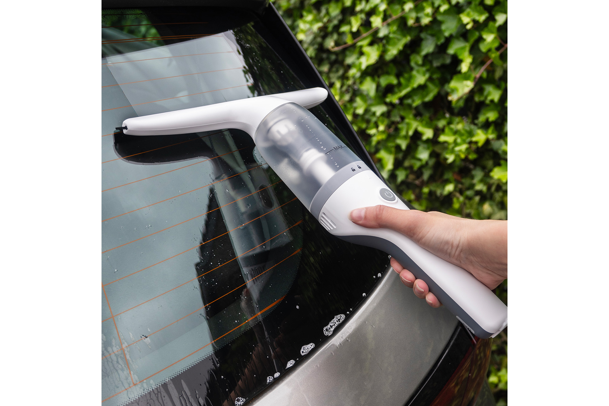 BREND elektrische raamwisser met zuigsysteem en sprayfles