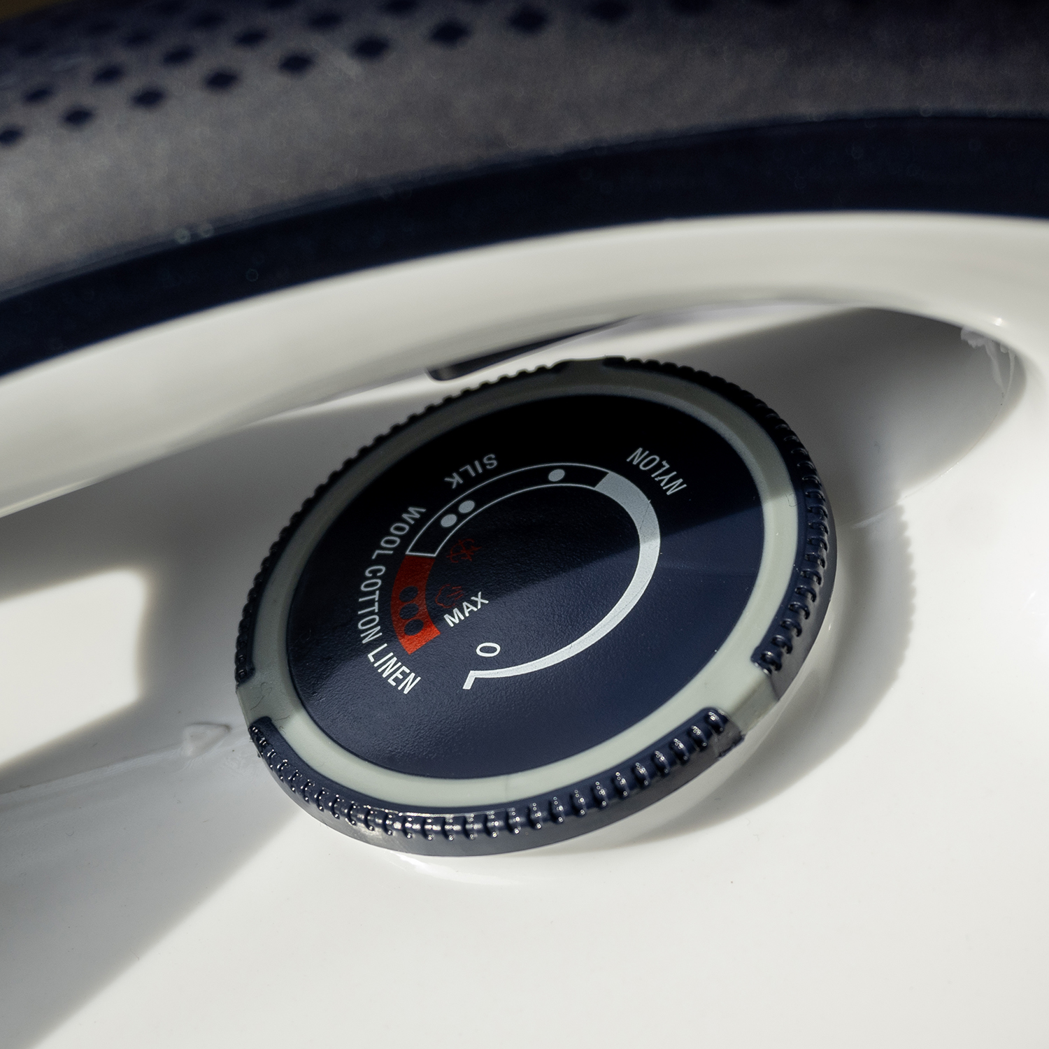 BREND BR-2231 Stoomstrijkijzer met Stoomgenerator van 1500 ml – Wit