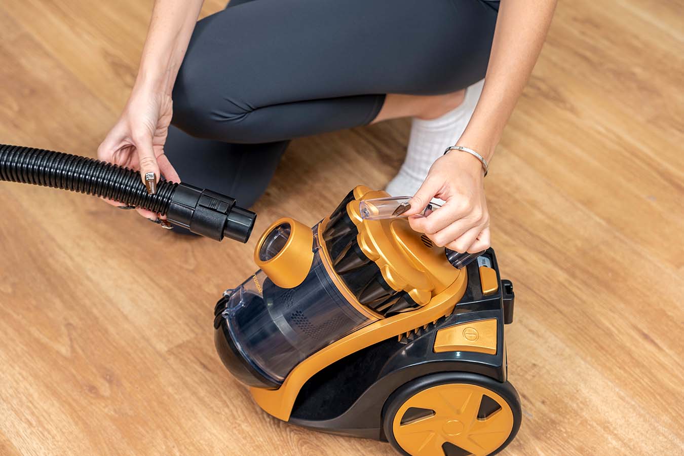 Hyundai Electronics - Cycloon stofzuiger 800W - Zwart/goud