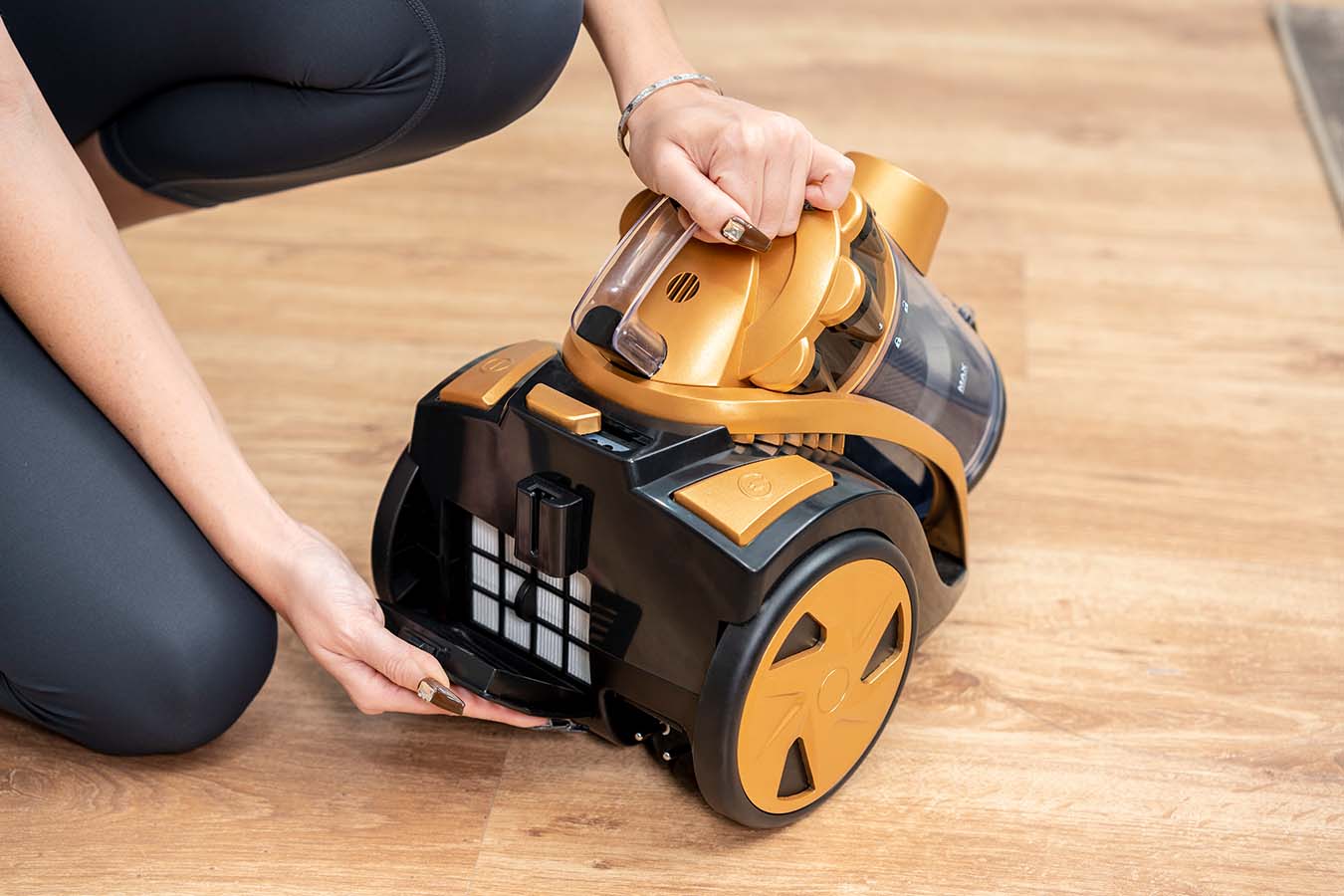 Hyundai Electronics - Cycloon stofzuiger 800W - Zwart/goud