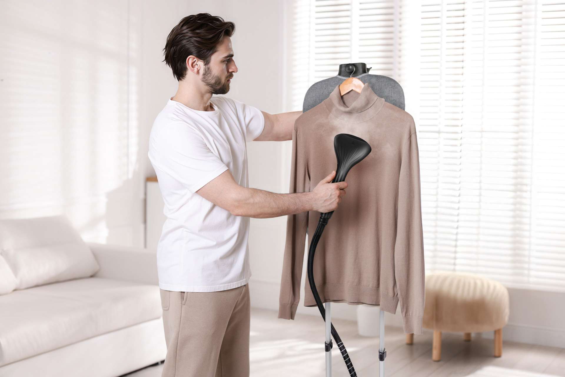 Hyundai Electronics - Luxe Kledingstomer met strijkplank