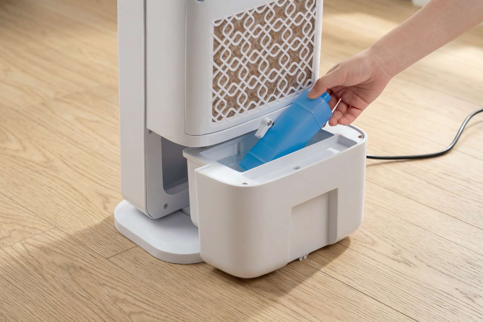 Hyundai Electronics - Ventilateur sans pales Premium 65W - avec 3 vitesses et refroidissement par eau - 4L - Blanc