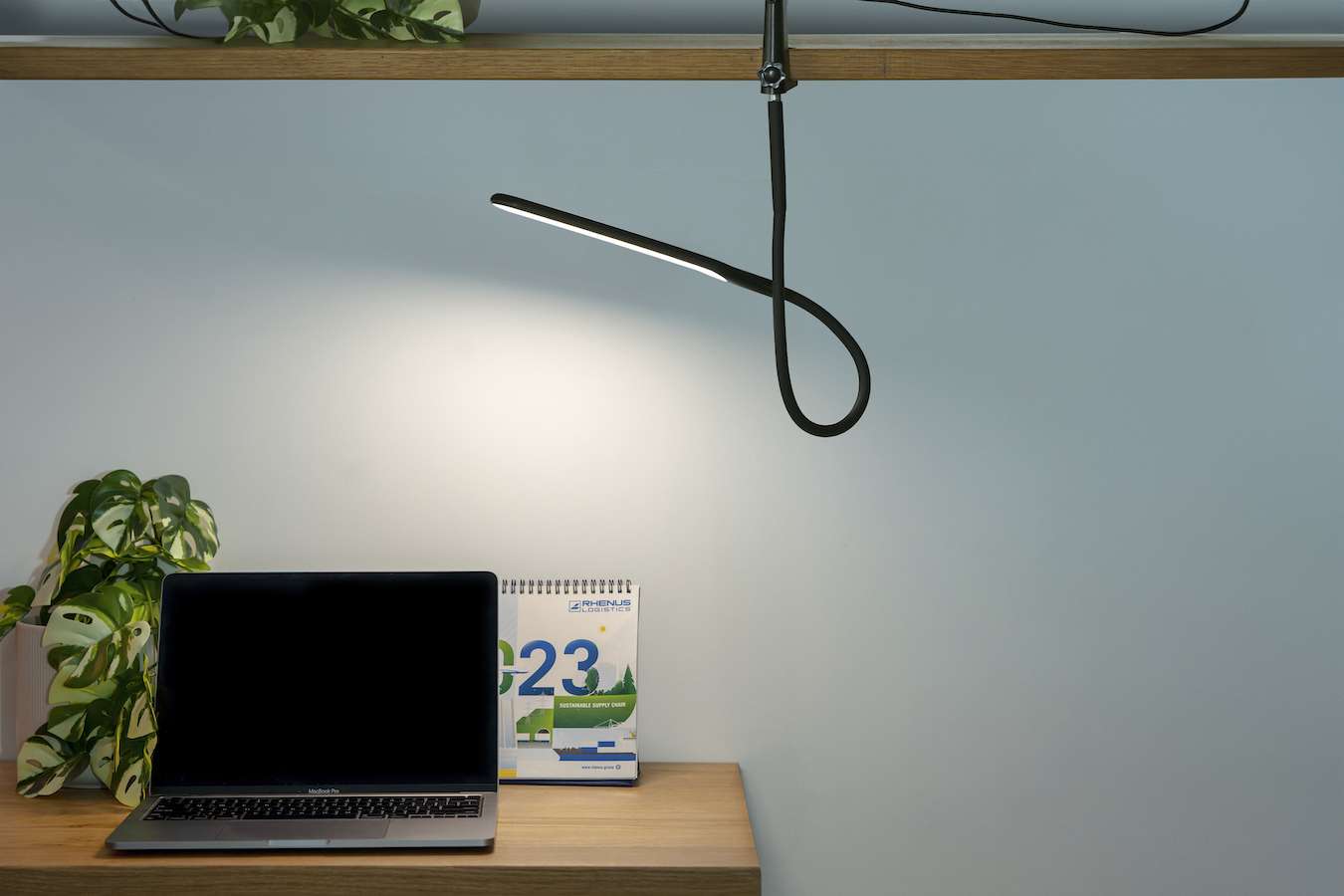 Hyundai Lighting - Luxe LED Bureaulamp - dimbaar, kantelbaar en met verstelbare klem