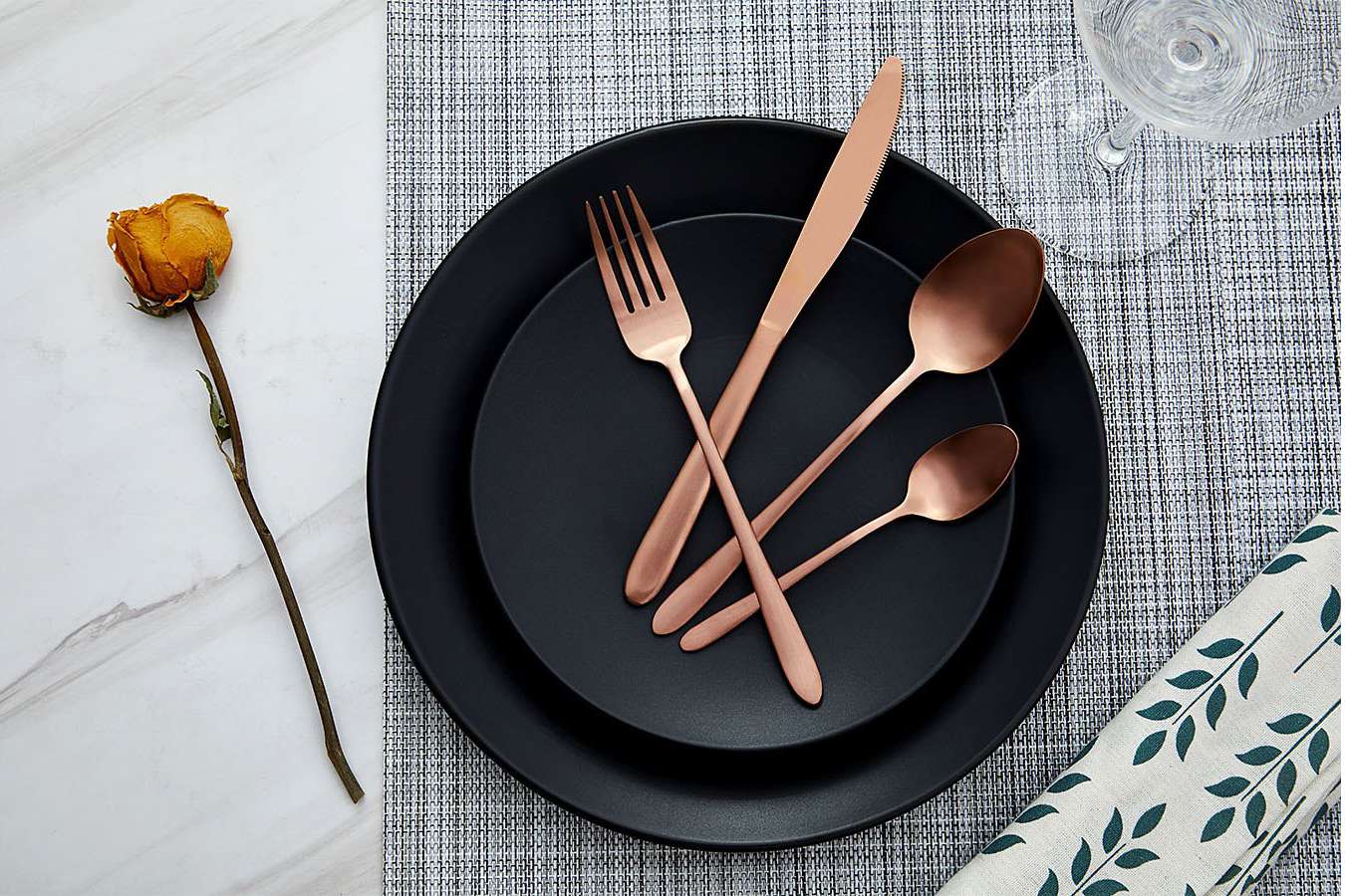 Buccan 50-delige bestekset rosé goud